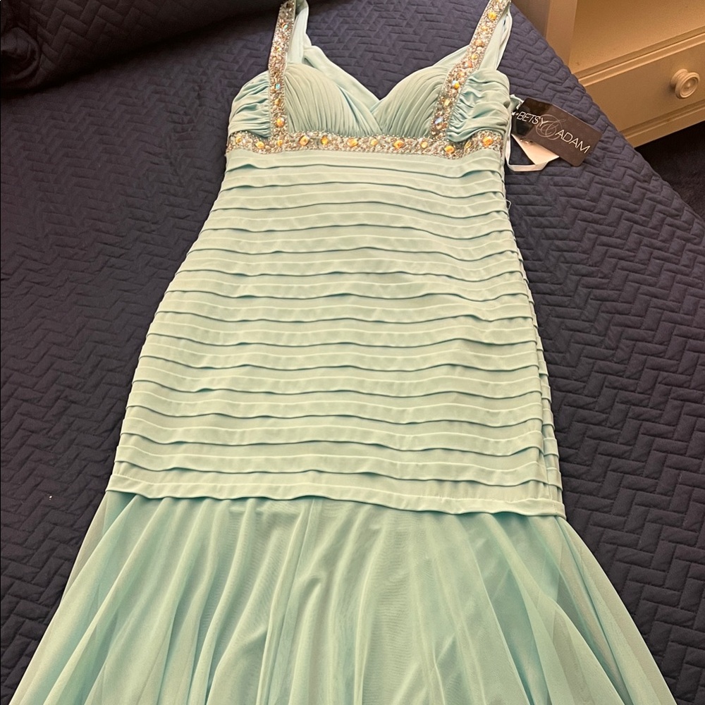 Betsy & Adam mint green formal/ Wedding Dress
